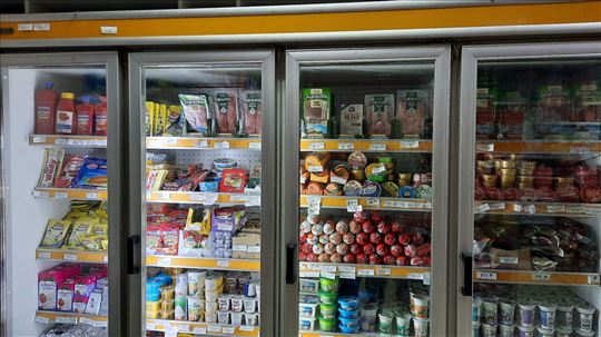 Rashladna vitrina za markete i  diskonte 