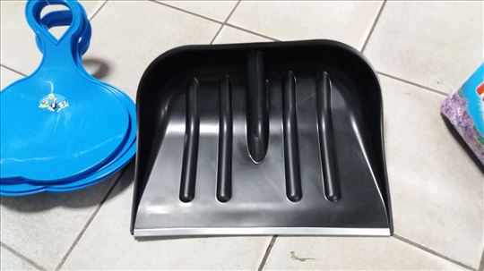 Lopata za sneg 47 cm sa metal ojacanjem