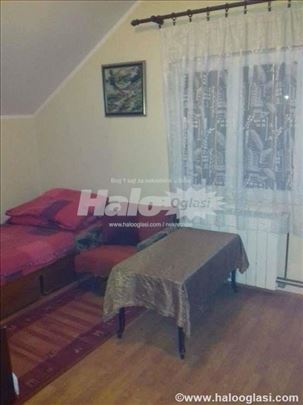 Izdajem sobu u Borci