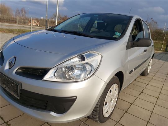 Clio 1.5 DCi 2006 god kao nov tek ocarinjen klima