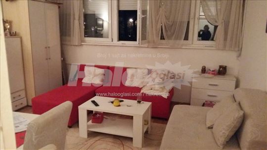 Izdavanje stana - Banovo Brdo 