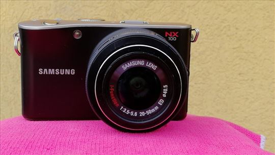 Samsung NX100 foto aparat- nekompletan