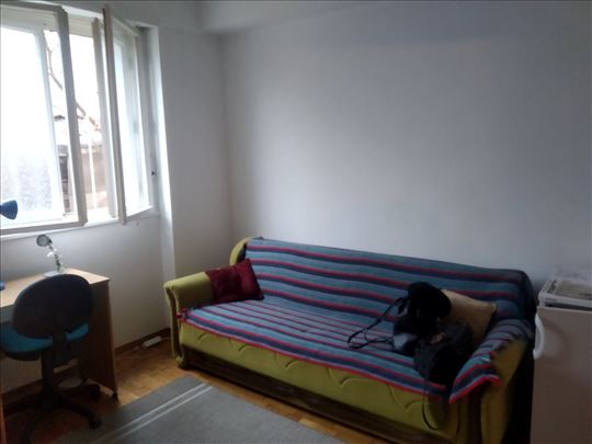 Vračar 0,5 u zgradi kompletno nameštena