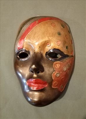  Zidna maska, emajl na bronzi