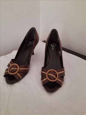 Sandale, kožne sa zatvorenom petom