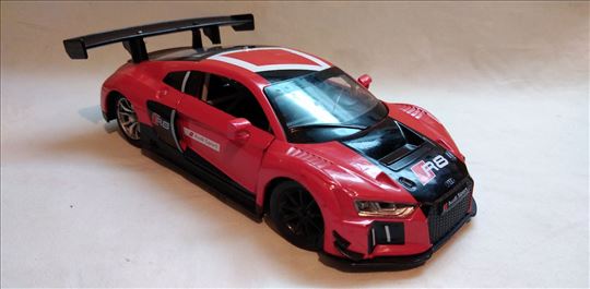 MSZ Audi R8 LMS 1:24,pritiskom tockova i otvaranje