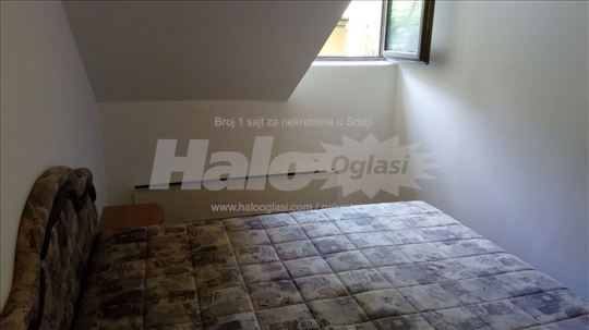 Izdajem dvosoban lux stan na Petlovom brdu