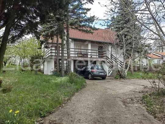 Lepa kuća na Avali naselje Trešnja