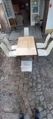 Trpezariski sto I 6 Metalnih kožnih stolica 