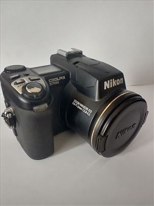 NIKON E5700 digitalni fotoaparat