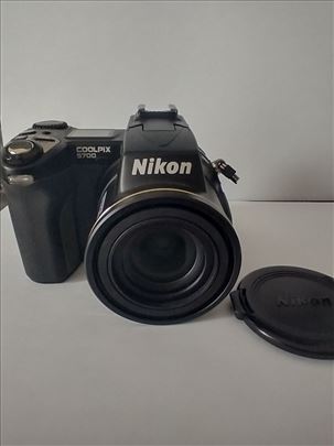 NIKON E5700 digitalni fotoaparat