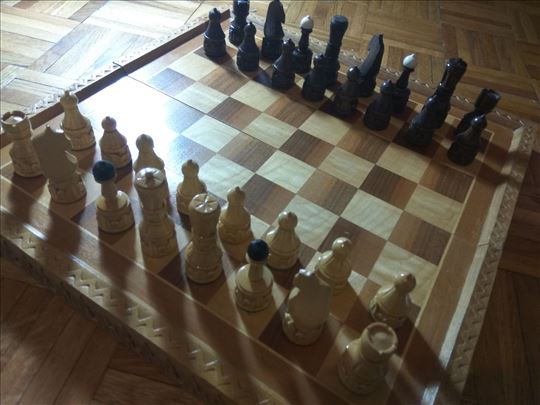 Šahovska garnitura, Tabla za Šah + Figure