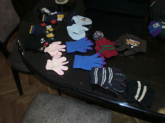 rukavice, kape, šalovi za decu- besplatno