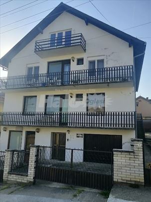 Sremska Kamenica,donji deo,kod pravoslavne crkve
