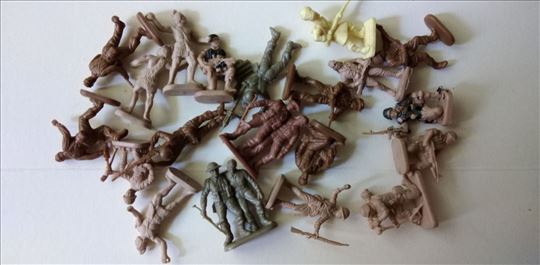 Plasticni vojnici 20 kom. do 2,5 cm.odlicno izlive