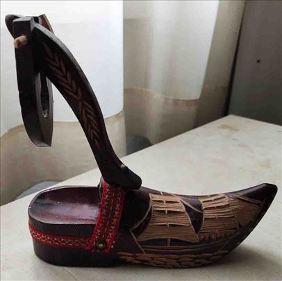 Suvenir drvena cokula u obliku broda 20 x 20 x 6