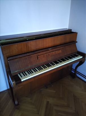 Klavir Legnica