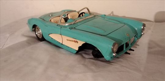 Burago Chevrolet Corvette I ,1:24 za delove