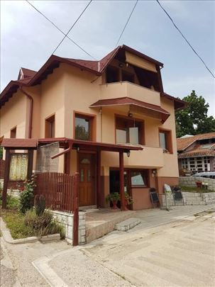 Prodaja kuće 67M2, plac 286M2, Vrdnik, Irig