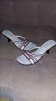 Sandale papuče kožne bele  novo