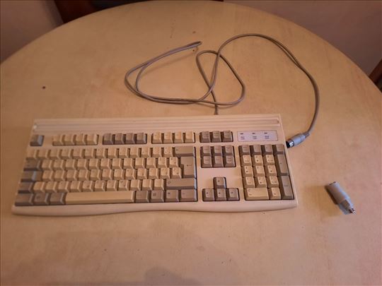 Stara,retro DIN tastatura za kompjuter