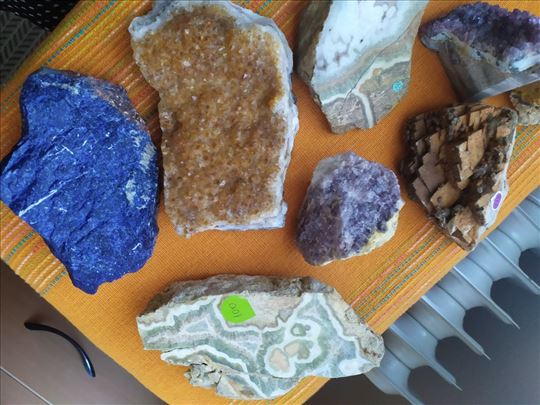 Kristali i minetali kolekcija
