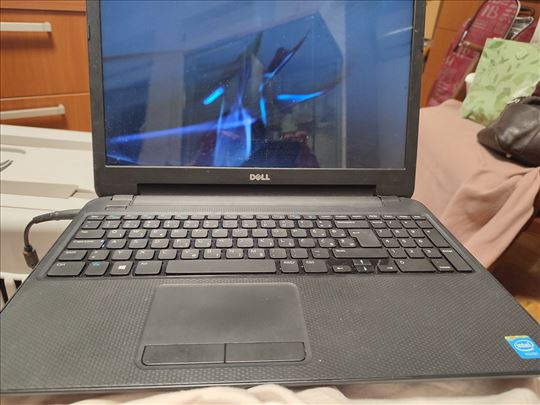 Laptop Dell prodajem