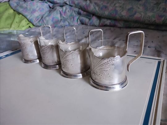 4 čaše za čaj sa podmetačima od srebra