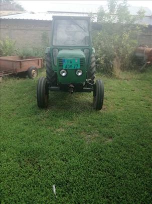 Traktor na prodaju
