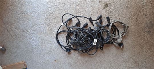 Više komada naponskih kablova za PC  i skart DTV