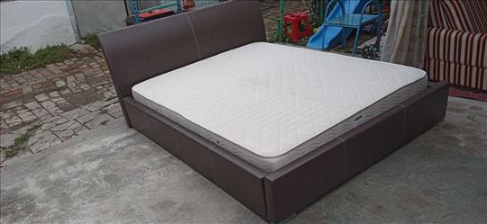 Bračni krevet kožno postolje i Dormeo dušek