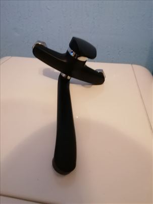 Slavina za lavabo jednorucna Crna model 2 Novo