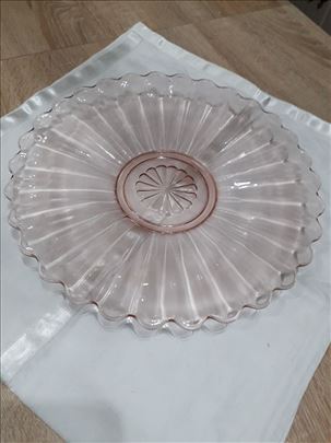 Retro okrugli stakleni roza tanjir za tortu