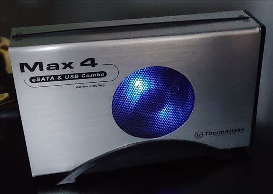 SAMSUNG 2TB HD204UI HDD + Thermaltake Max 4 kucist