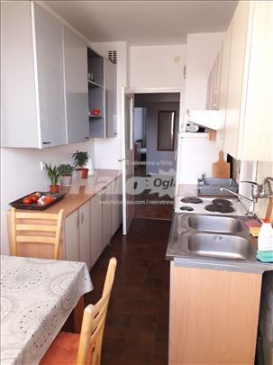 Trosoban Stan - Džona Kenedija 65m2