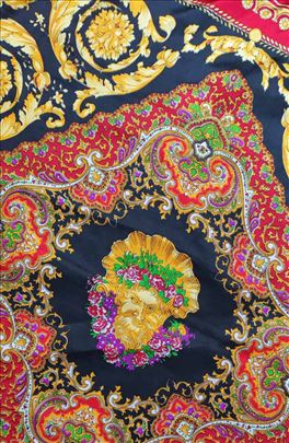 Velika svilena marama sa rusticnim motivima 100x10