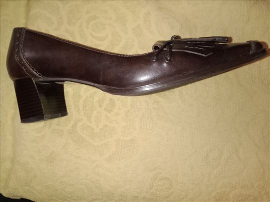 Prodajem ženske cipele, jednom nošene cena dogovor