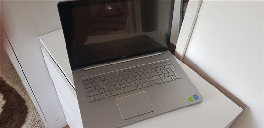 Laptop Dell led touch displey