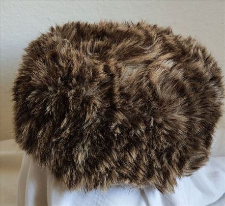 Šubara koja može da se nosi sa obe strane