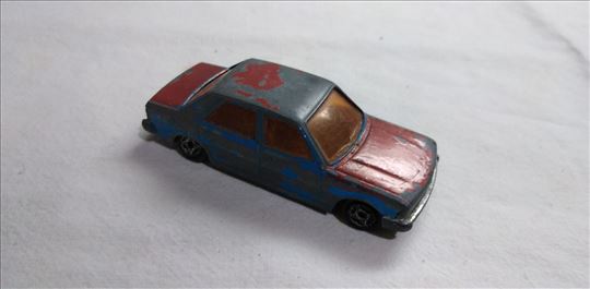 Mehanotehnika Peugeot 305 oko 1:55,dosta izgreban