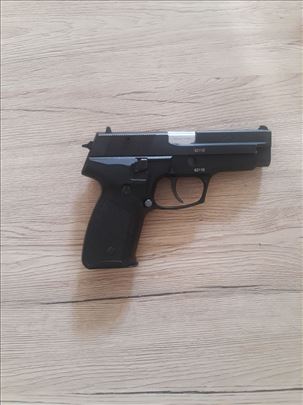 Pištolj CZ-99