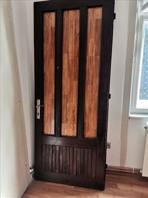 Dobra ulzna drvena vrata