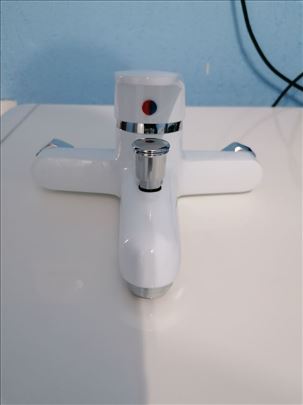 Tus slavina jednoručna bela model 2, novo