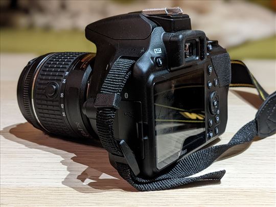 Nikon D3500 crni + Nikon objektiv 18-55mm