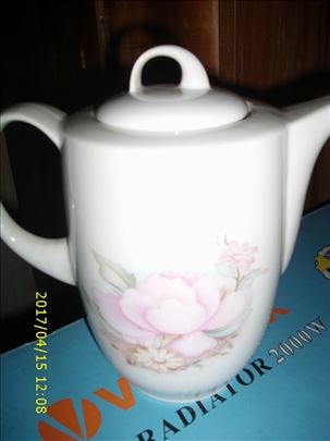 Čajnik-porcelan