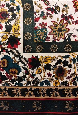 Velika svilena marama sa rusticnim motivima 93x93 