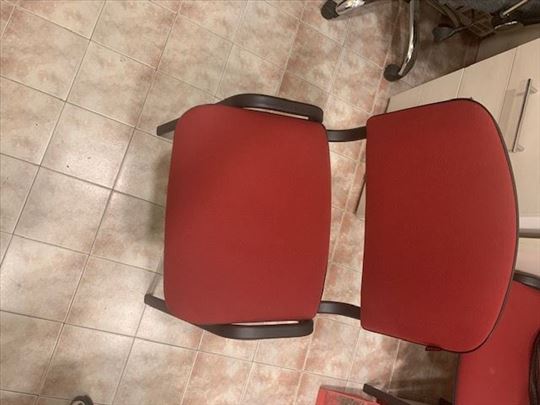 Konferencijske crvene stolice