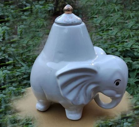 Porcelanski slon -sreca-blagostanje -bogastvo