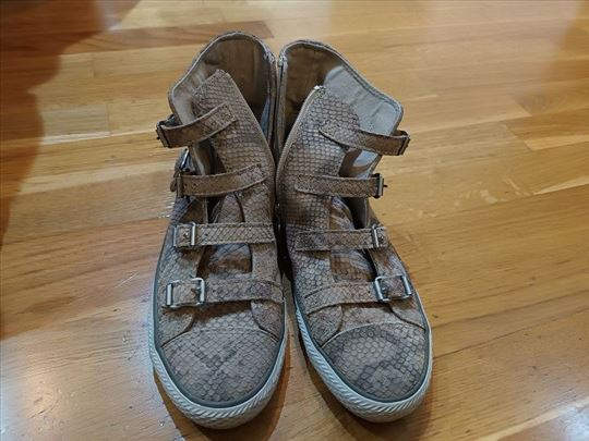 Ekskluzivne kožne cipele-patike jednom obuvene 