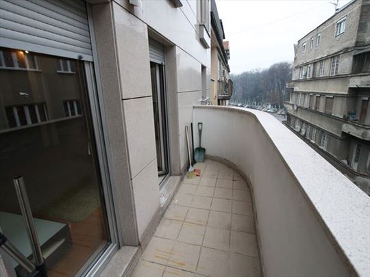 Moderan stan, garaža, centar ID 1971